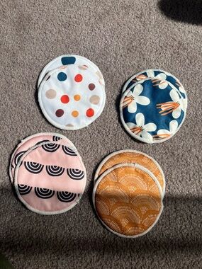 Reusable breast nursing pads